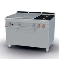 Plancha maciza a gas + 4 quemadores con horno tradicional
